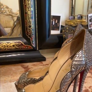 Christian louboutin peep toe platform